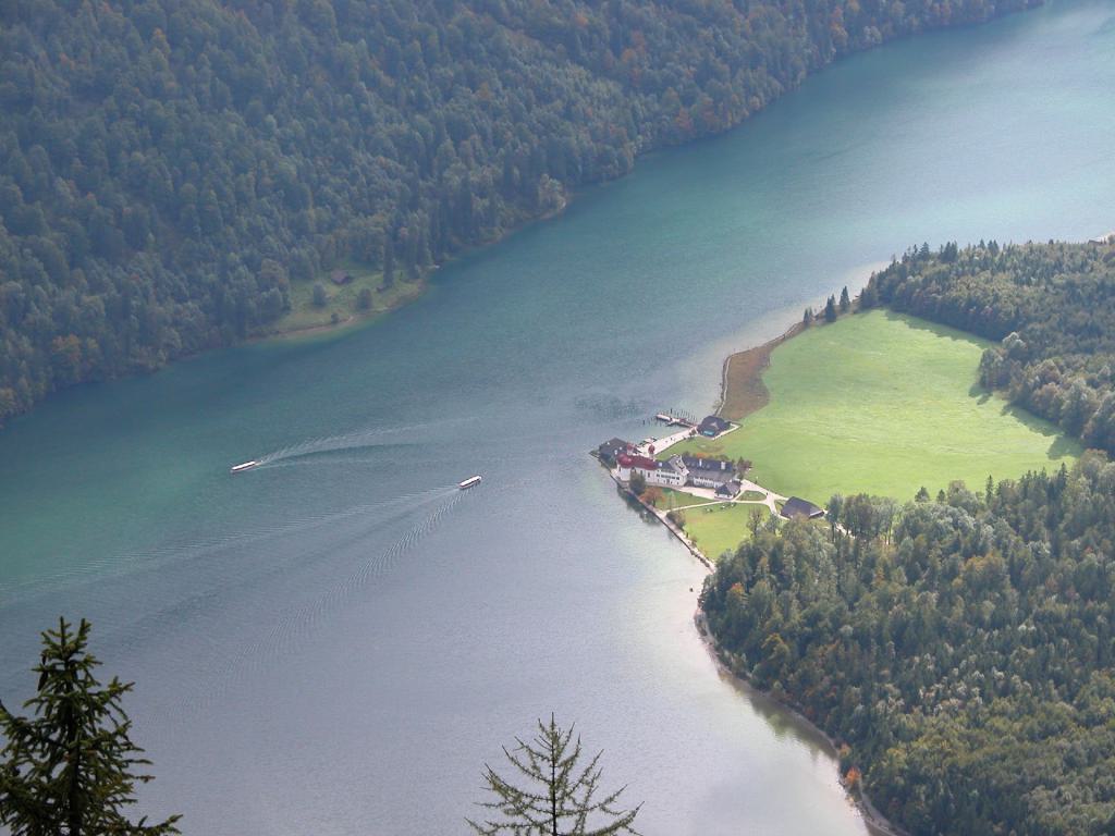 Ein Blick auf St. Bartholomä am Königssee